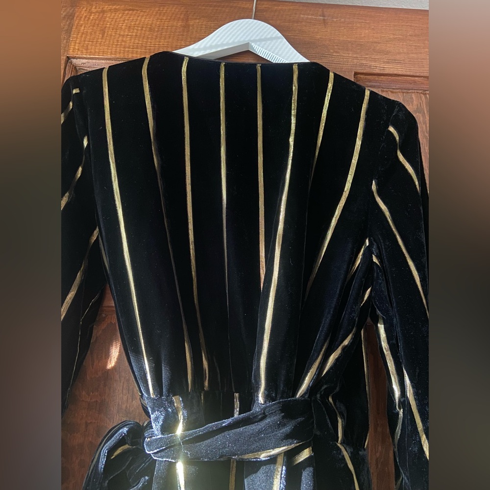 L’Academie Black and Gold Striped Wrap Dress. Size L. - Picture 9 of 15